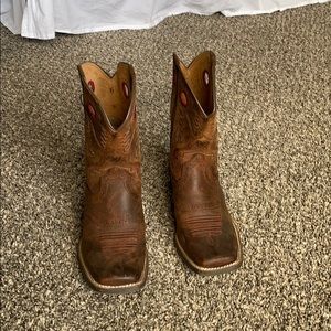Cute women’s ariat boots!